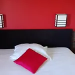 Hotell Kyriad Direct 2*