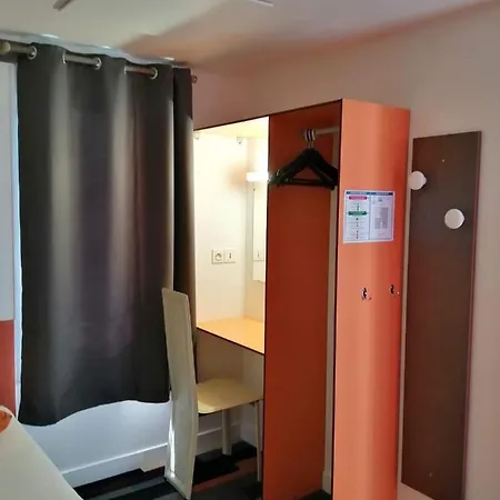 Kyriad Direct 호텔 생트