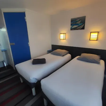 Hotel Kyriad Direct Saintes