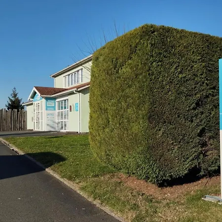 Hotel Kyriad Direct Saintes