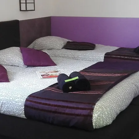 Kyriad Direct 2*