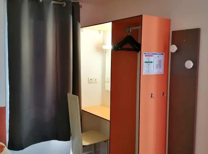 Kyriad Direct Hotel Saintes