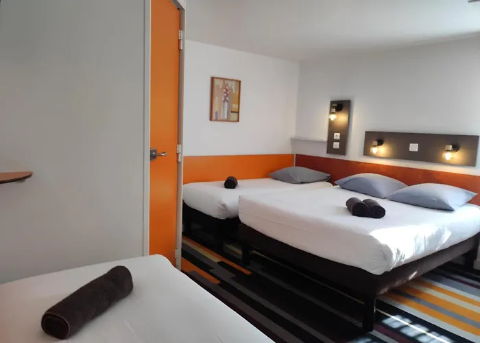 Kyriad Direct Hotel Saintes