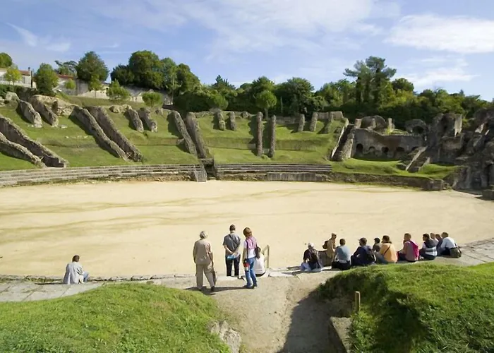 Kyriad Direct Hotel Saintes