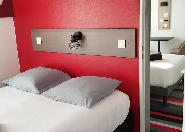 Hotel Kyriad Direct 2*